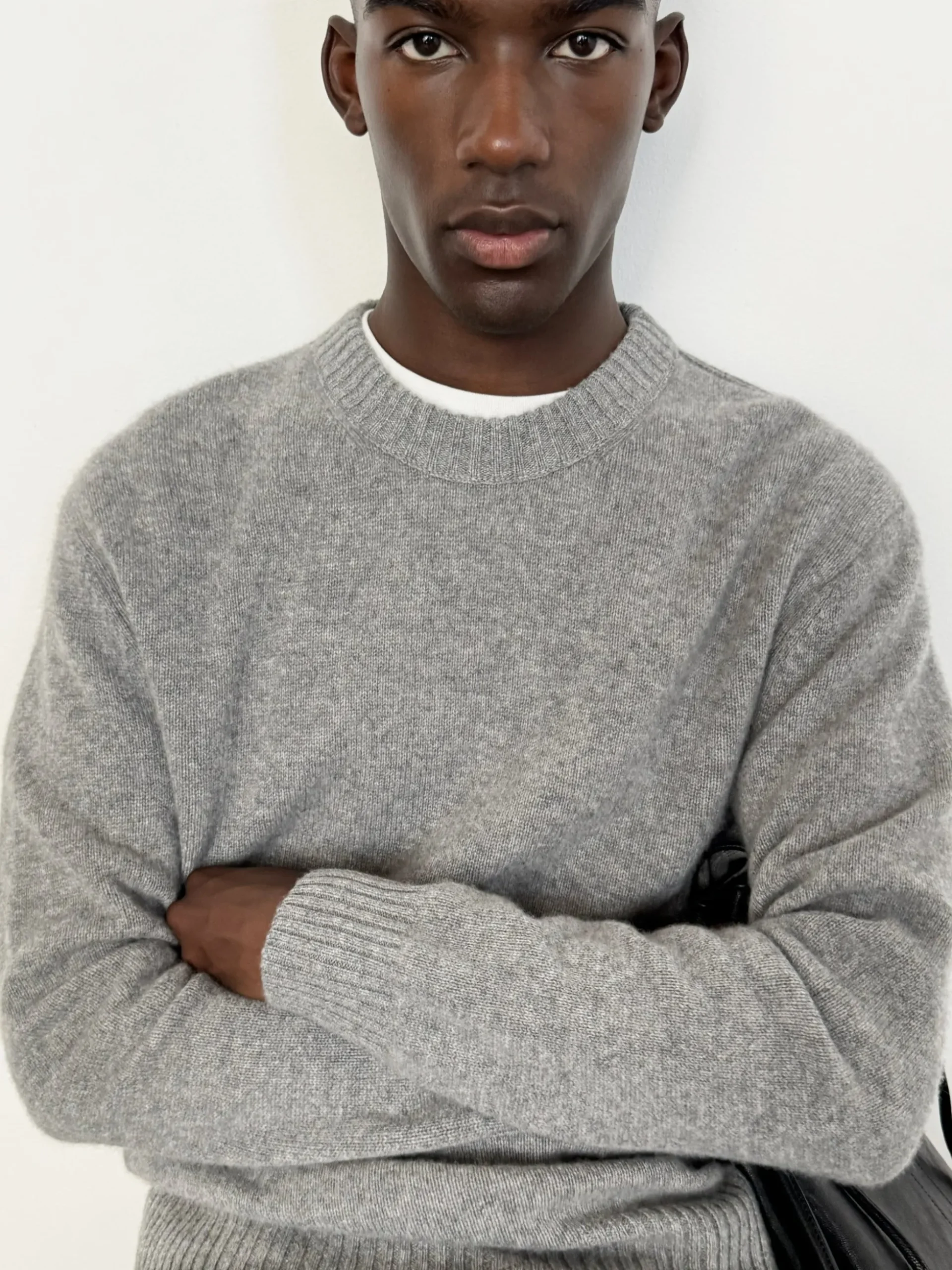 Cashmere Crewneck Sweater in Gris