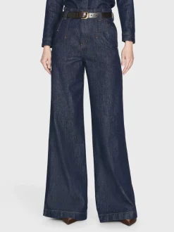 Darted Wide Leg Jean in Rinse