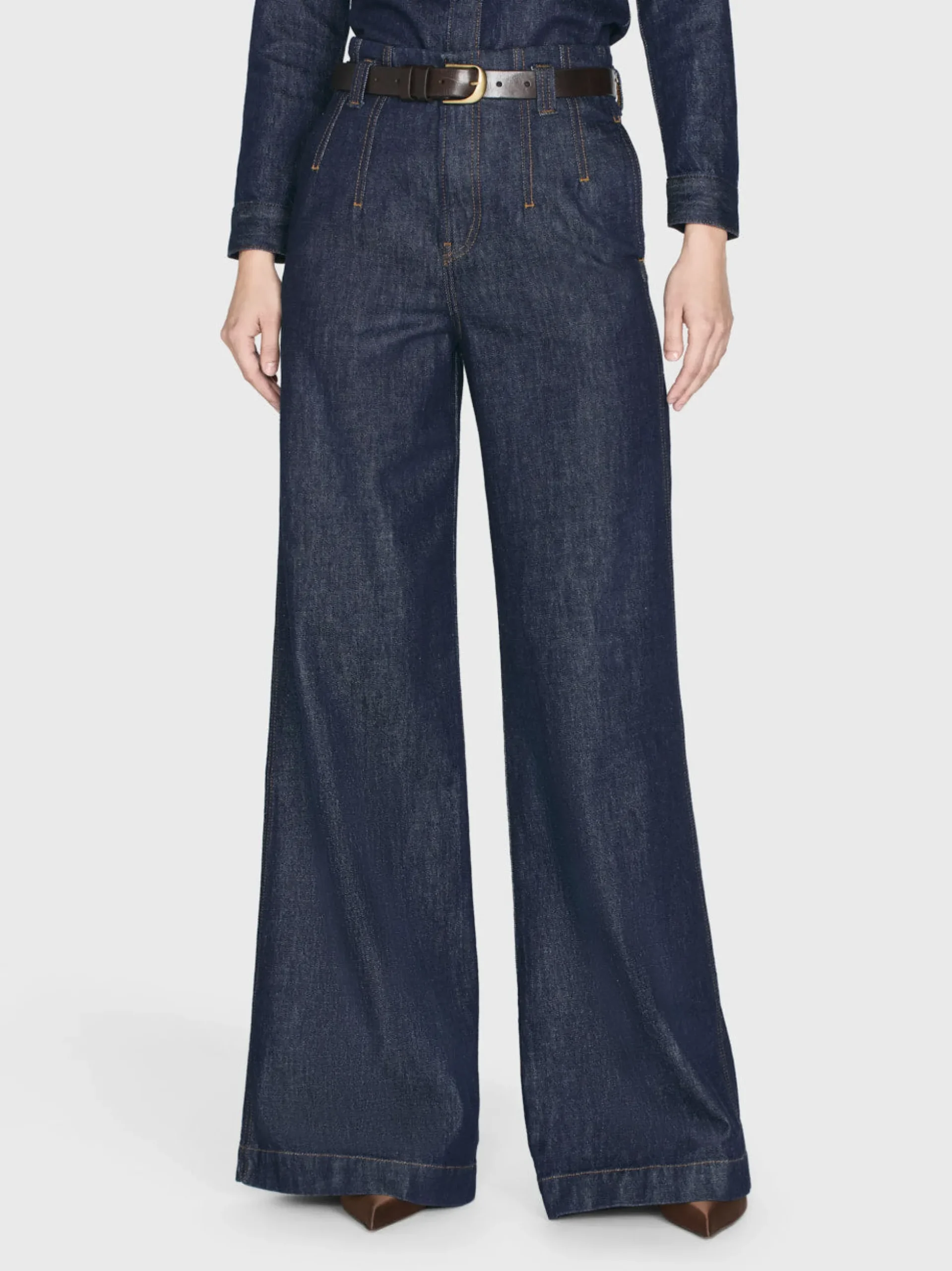 Darted Wide Leg Jean in Rinse