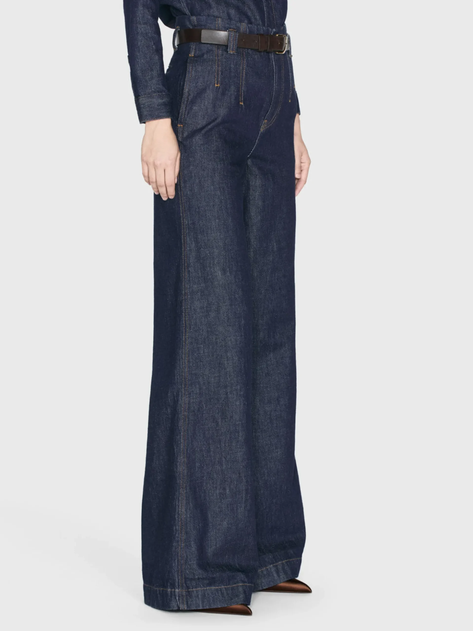 Darted Wide Leg Jean in Rinse