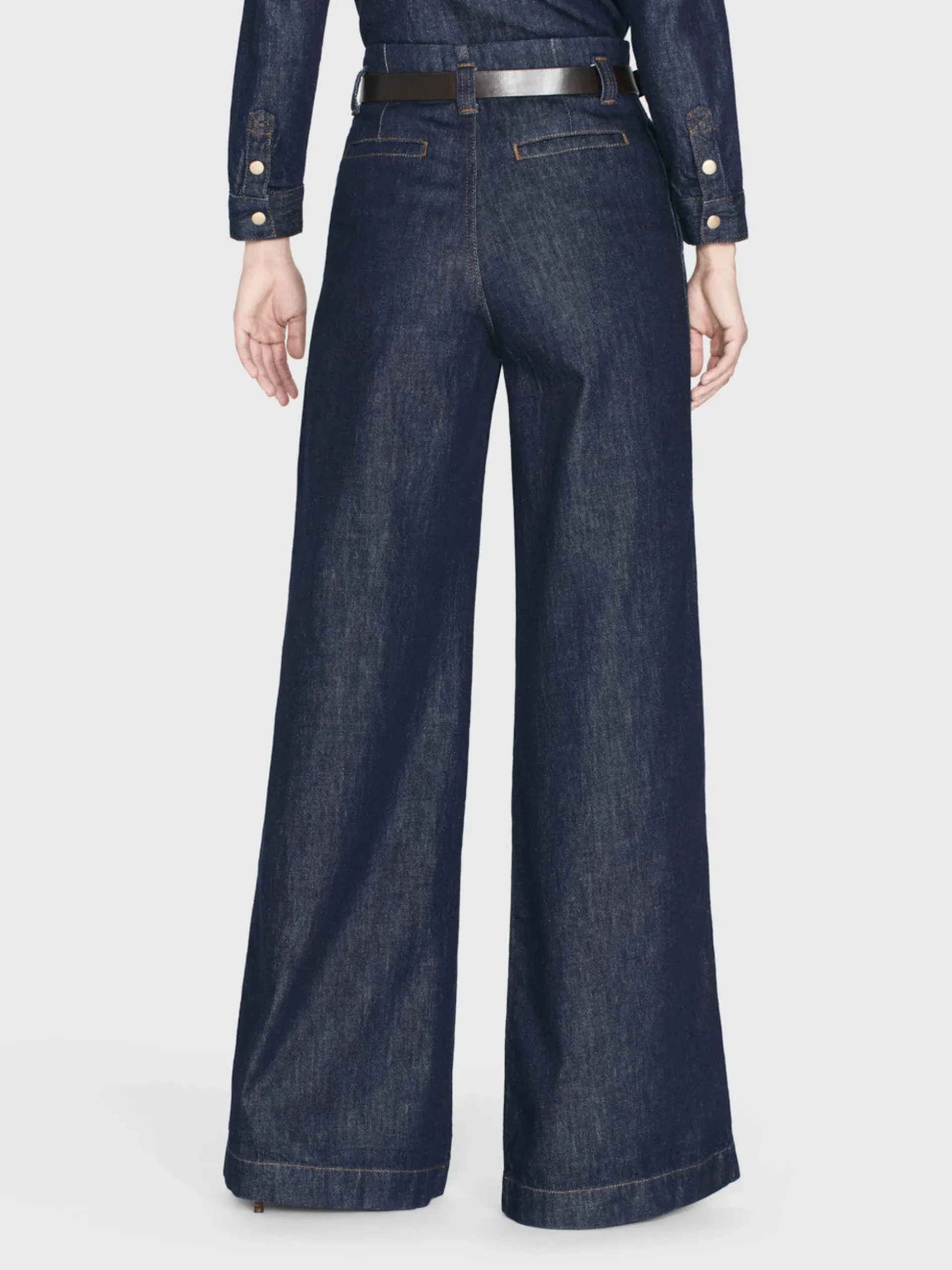 Darted Wide Leg Jean in Rinse