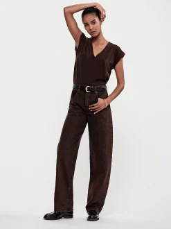 Easy V-Neck Tee in Chocolate Brown