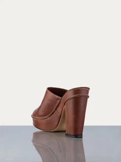 Elio Clog in Tobacco