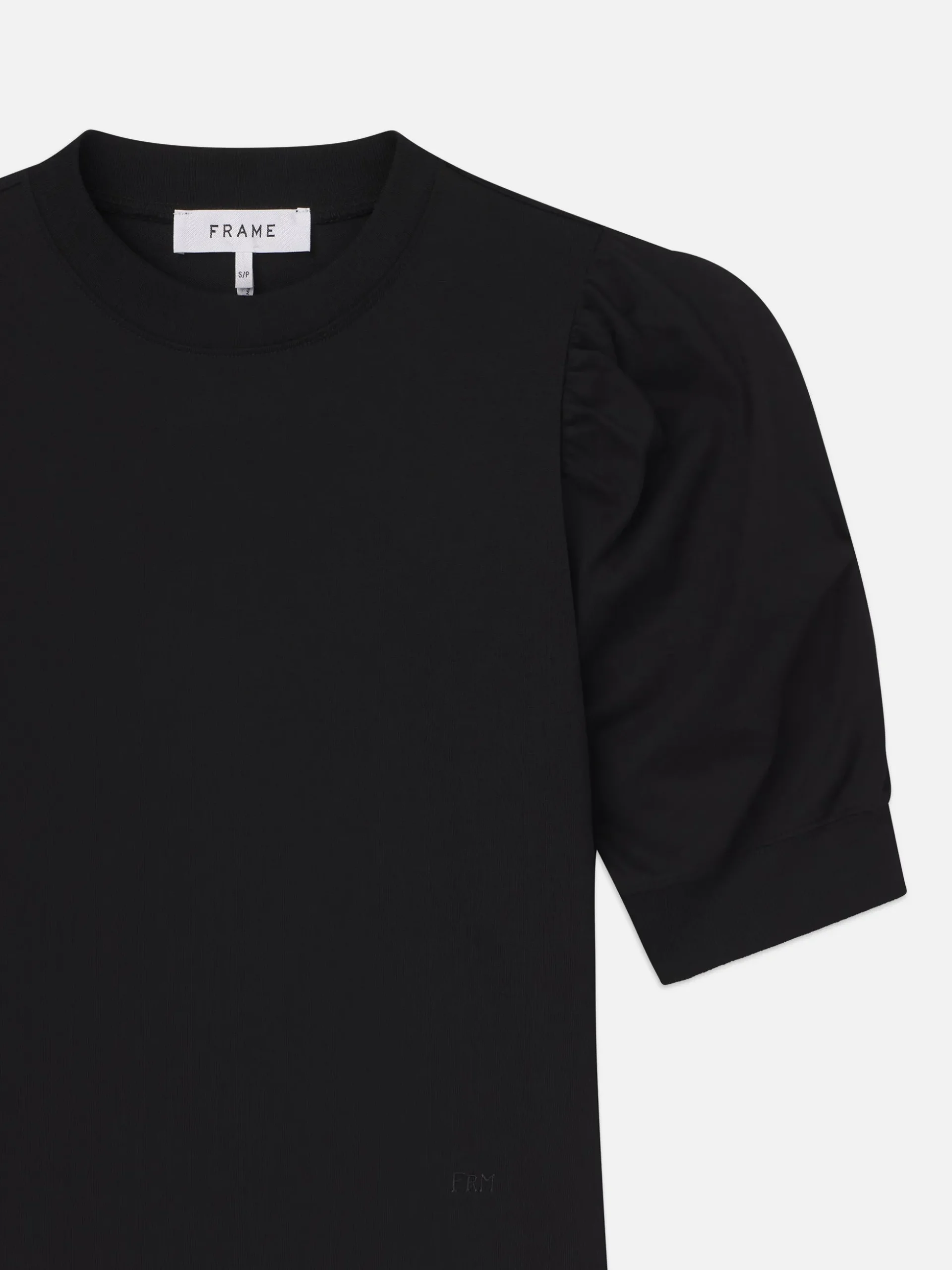 Frankie Tee in Noir