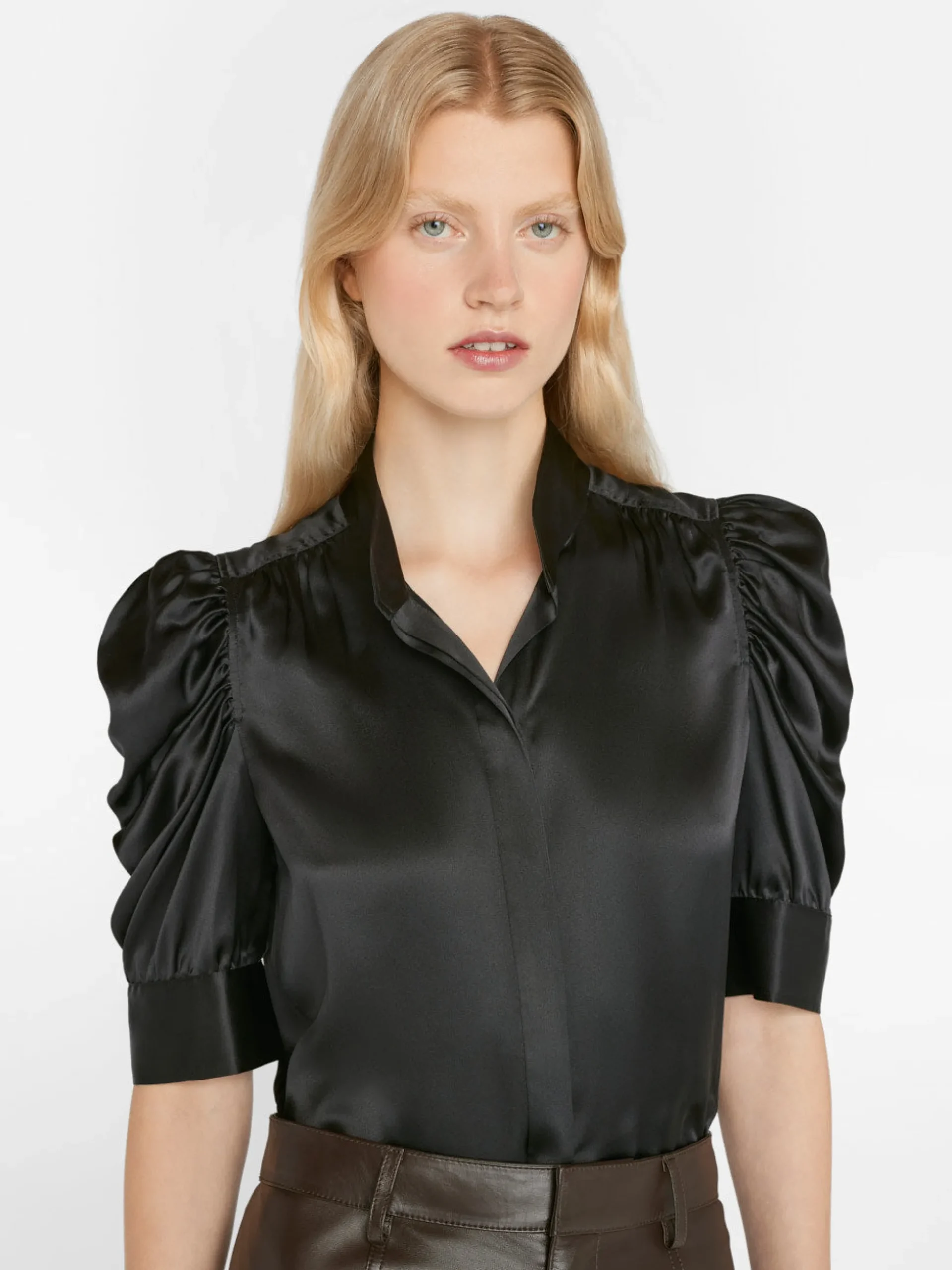 Gillian Top in Glossy Noir