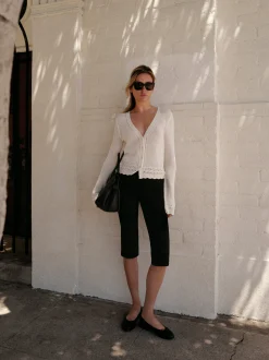 Jetset Capri in Sheen Noir