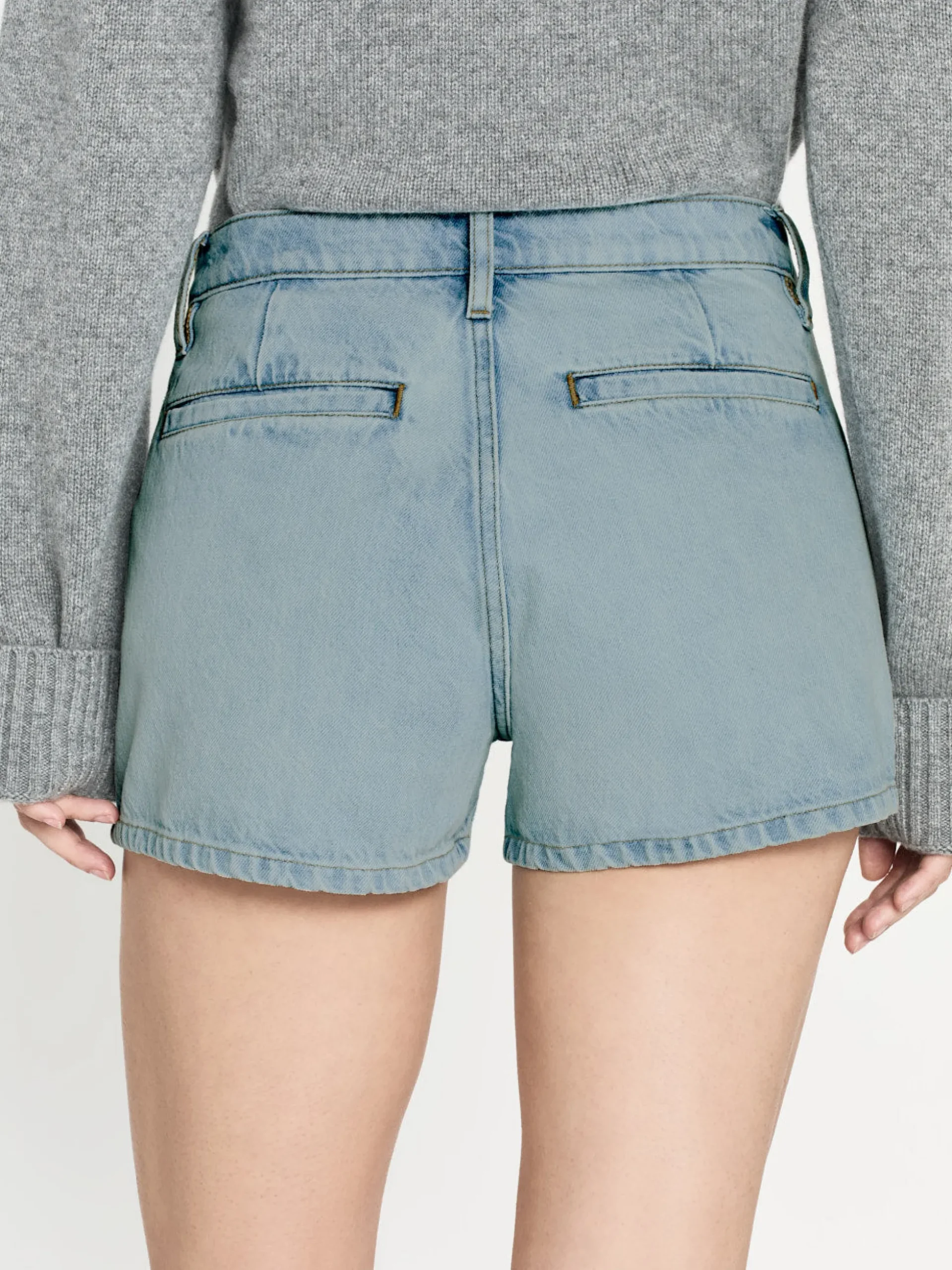 Le Bardot Exposed Button Short in Trevi