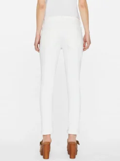 Le Garcon in Blanc
