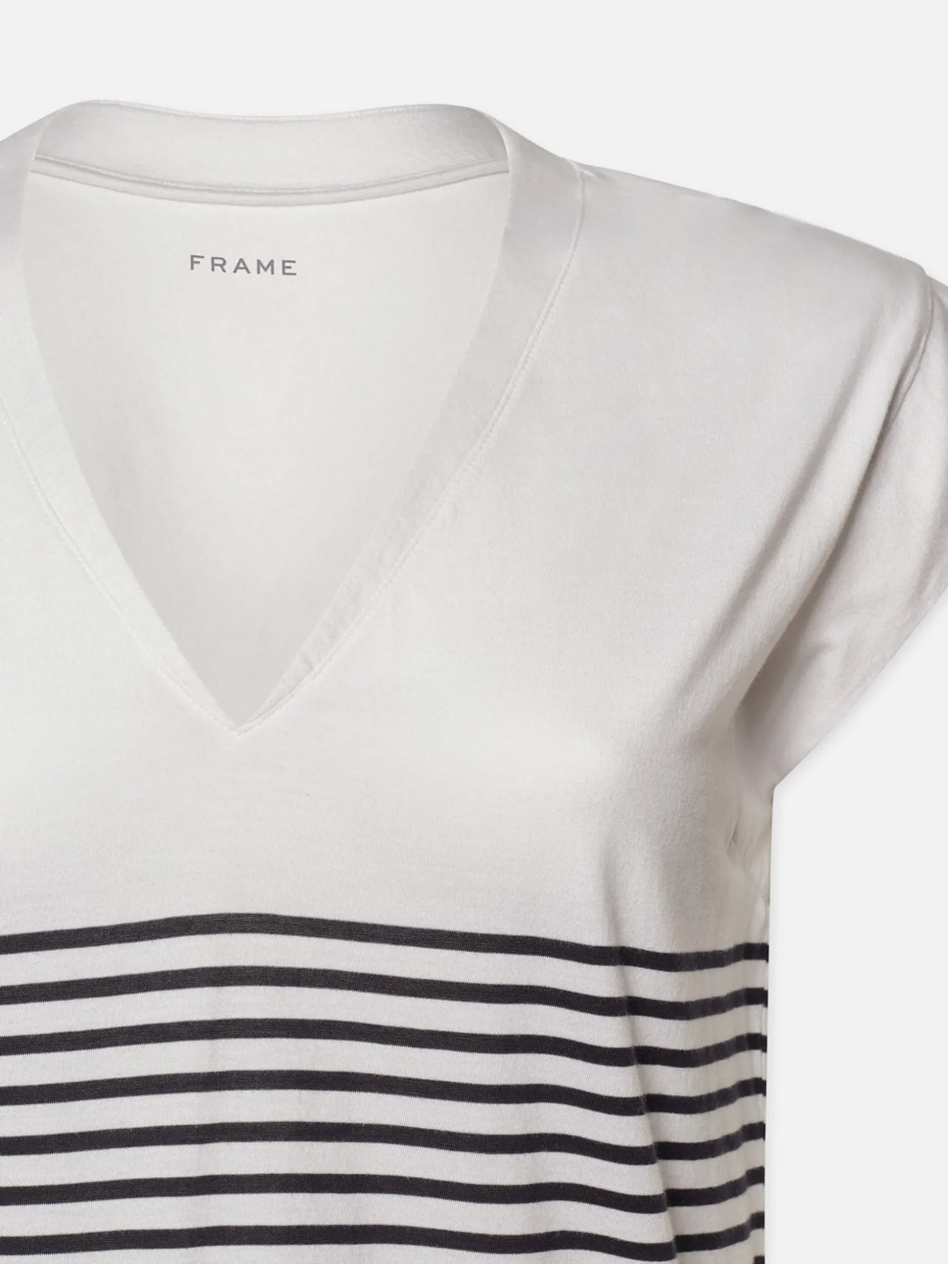 Le Mid Rise V Neck Tee in Navy Multi