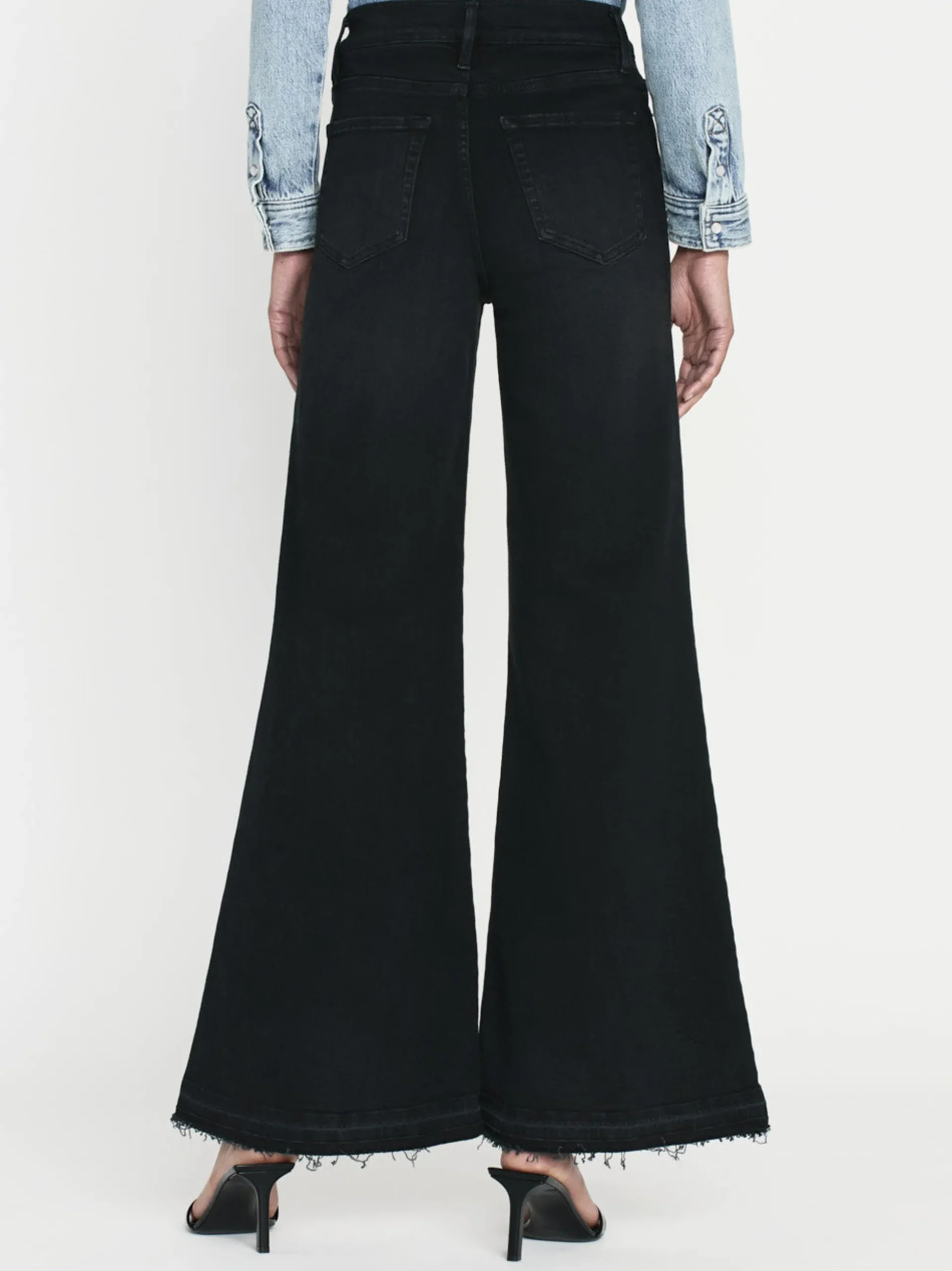Le Palazzo Crop Released Hem in Blackthorn