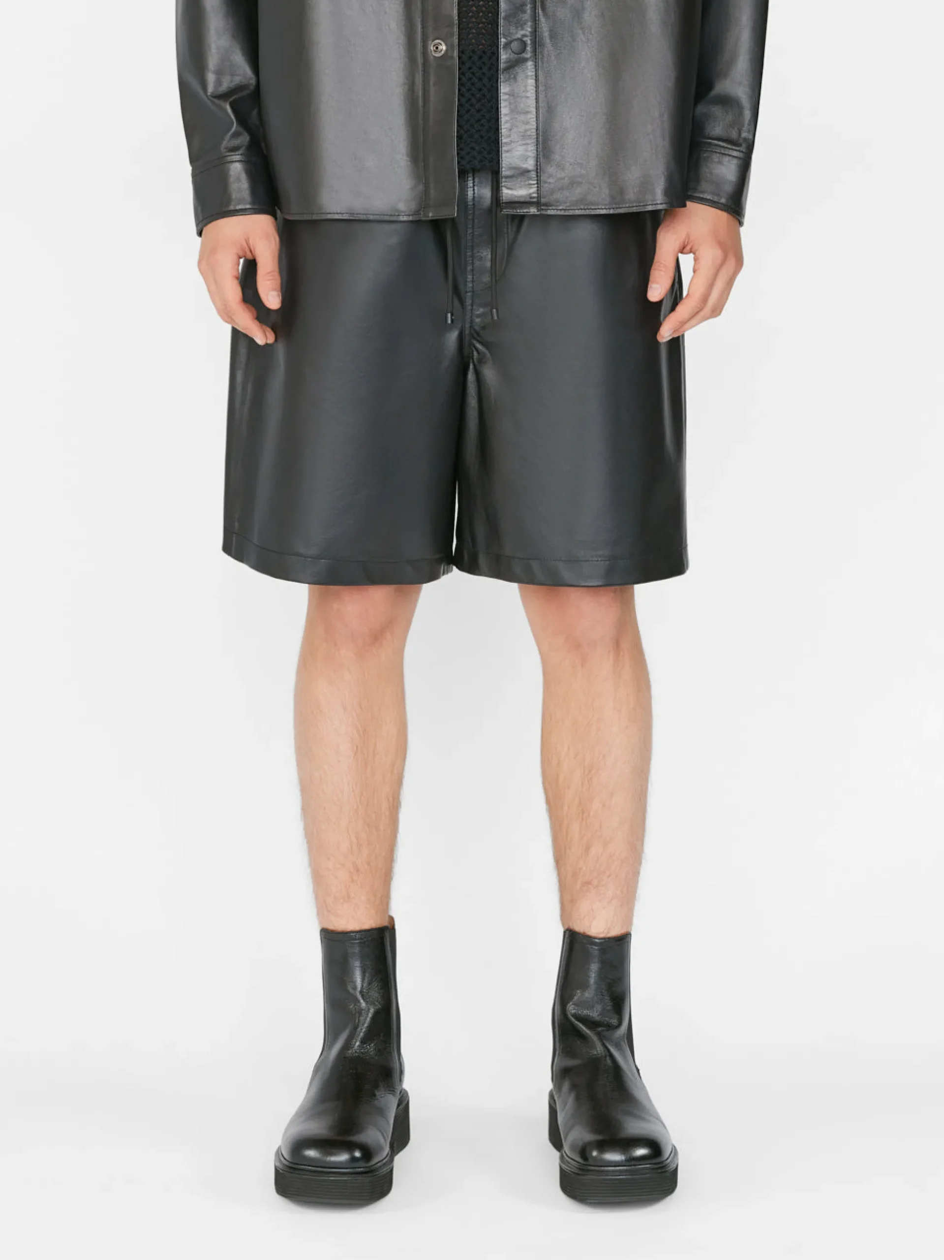 Leather Short in Noir