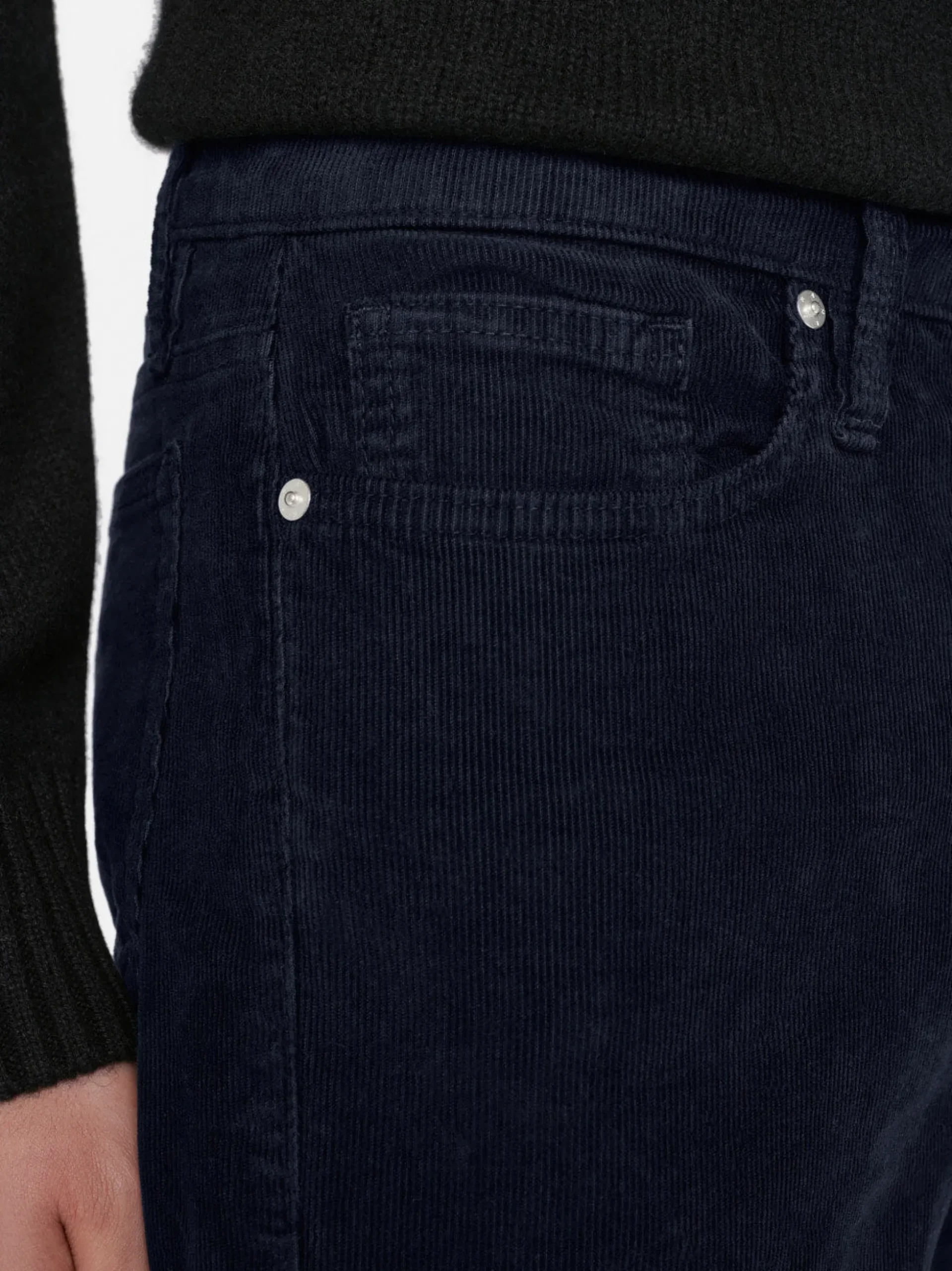 L'Homme Slim Corduroy in Navy