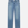 Modern Straight in Driver