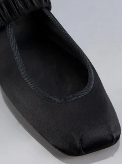 Odin Ballet Flat in Noir