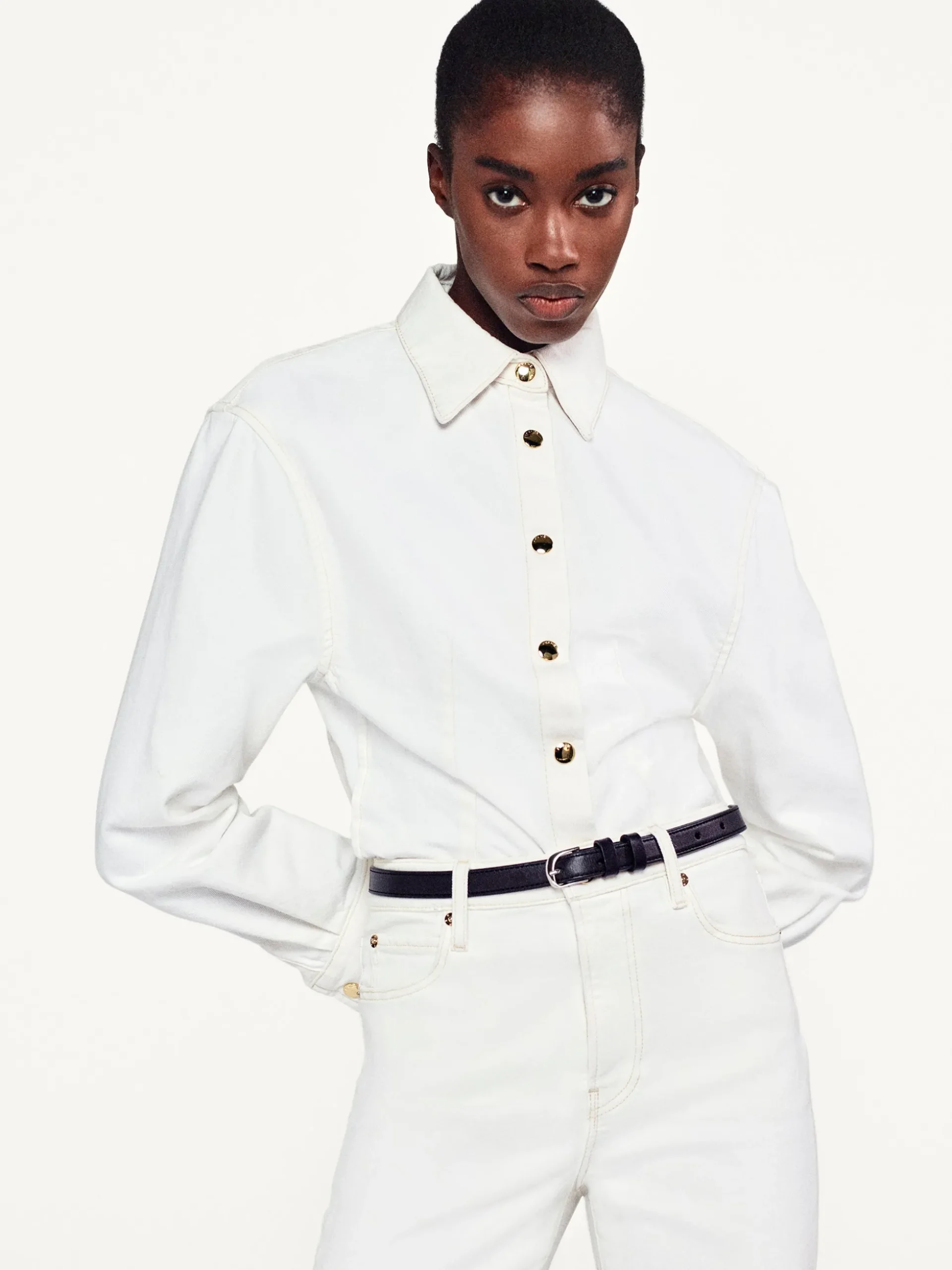Petit Twist Buckle Belt in Noir
