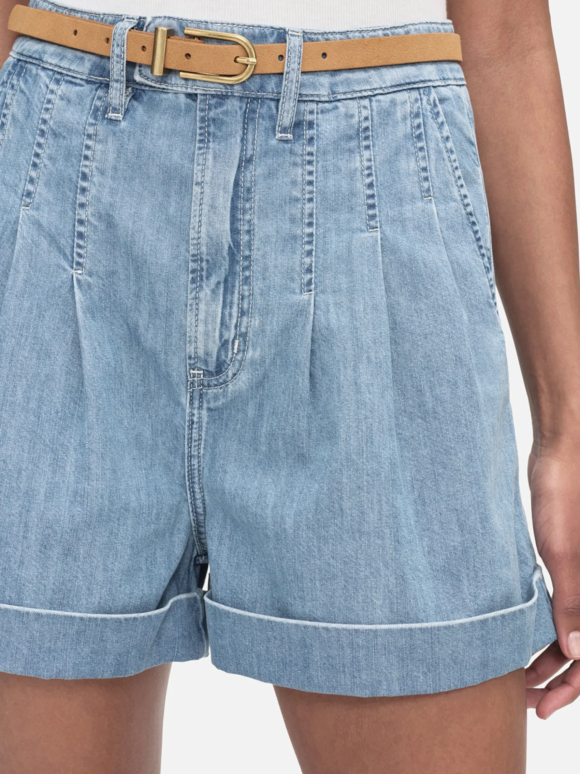 Pleated Wide Cuff Short in Rhythm