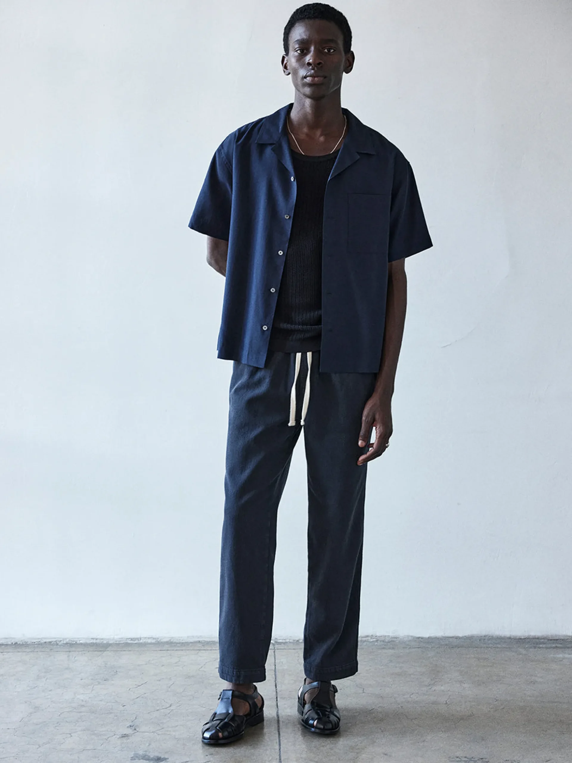 Short Sleeve Camp Collar Shirt in Dark Navy