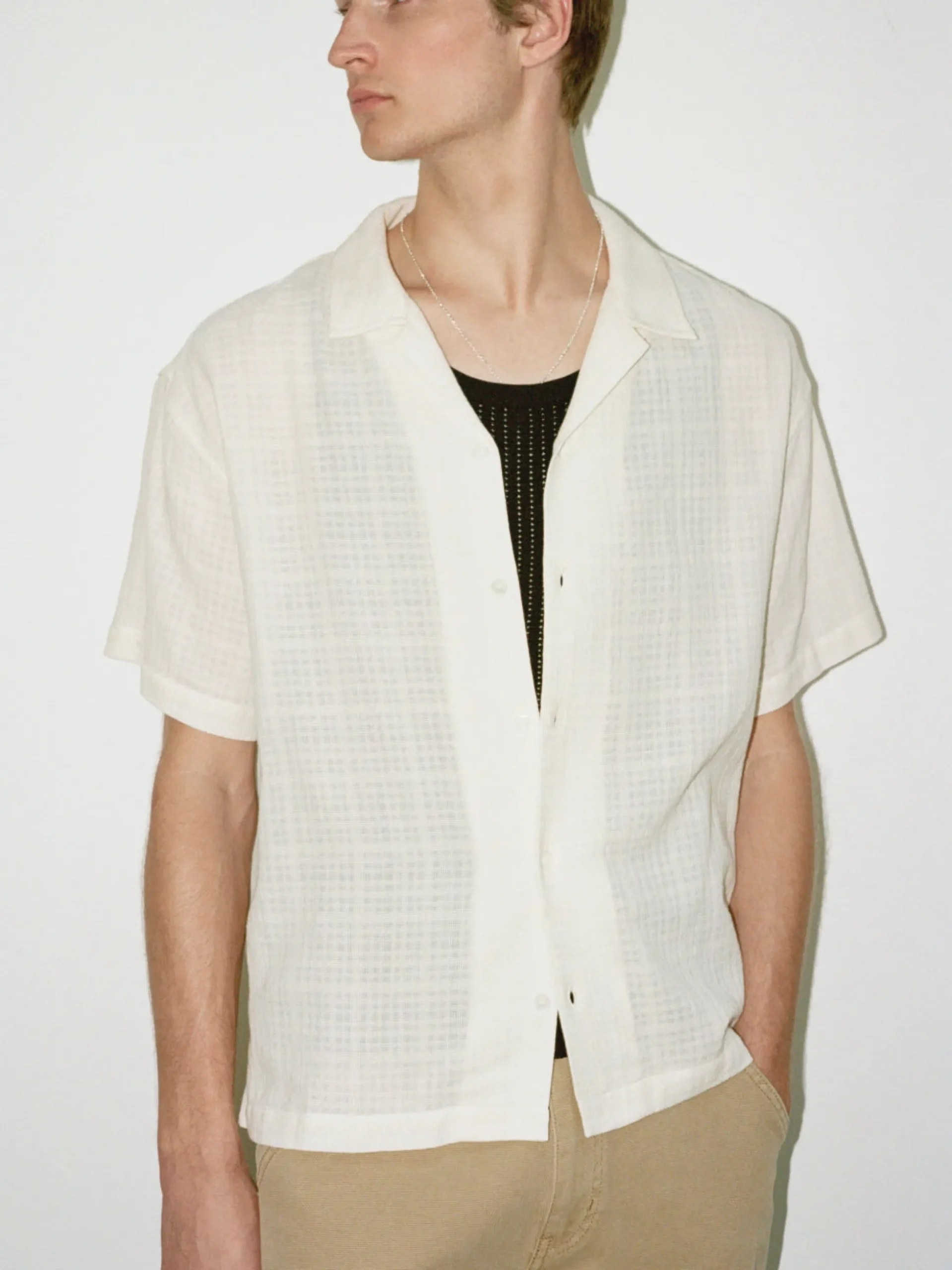 Short Sleeve Camp Collar Shirt in Off White
