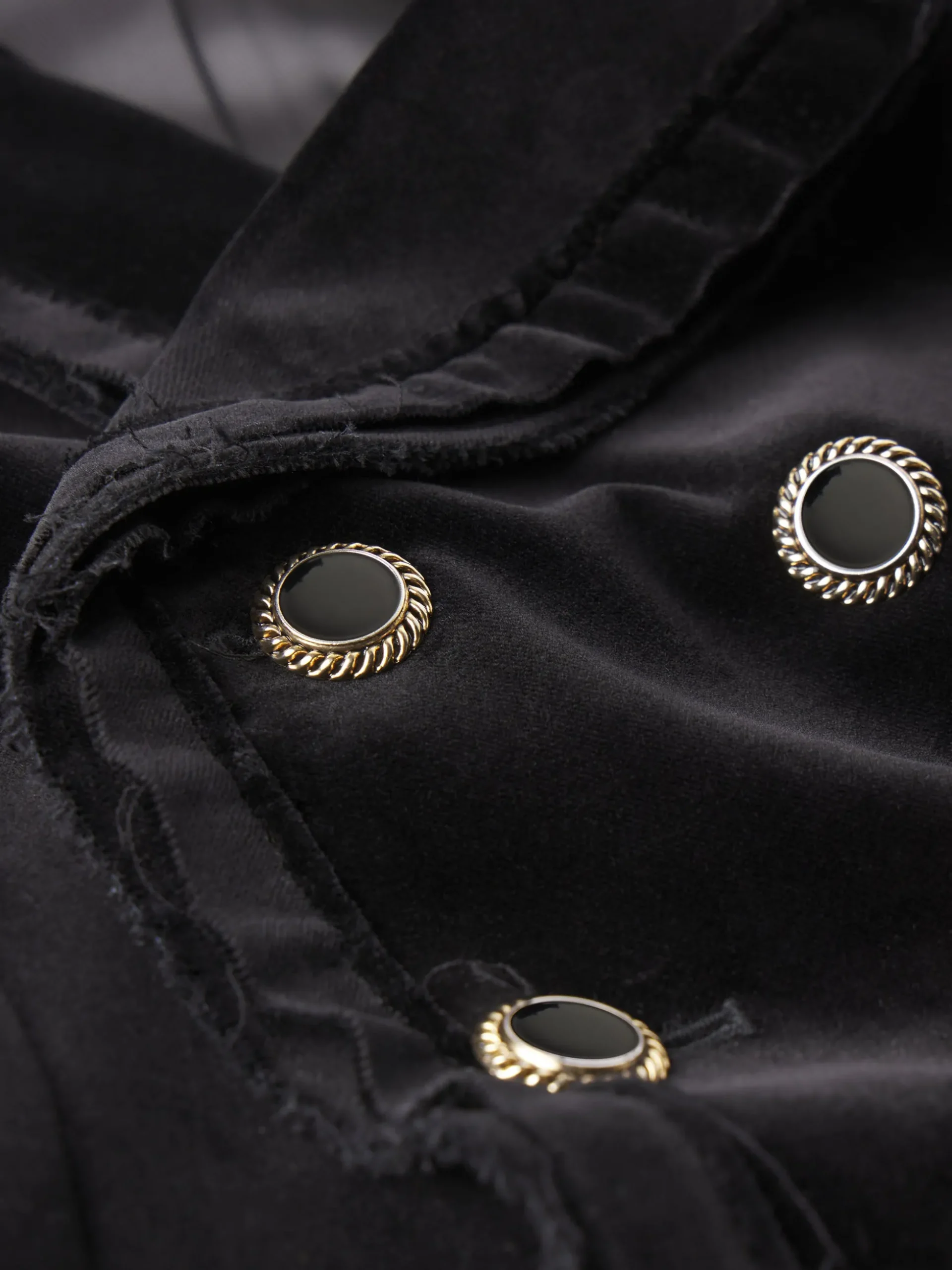 Shrunken Velvet Blazer in Black