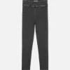 The Jetset Skinny Crop in Cyrus