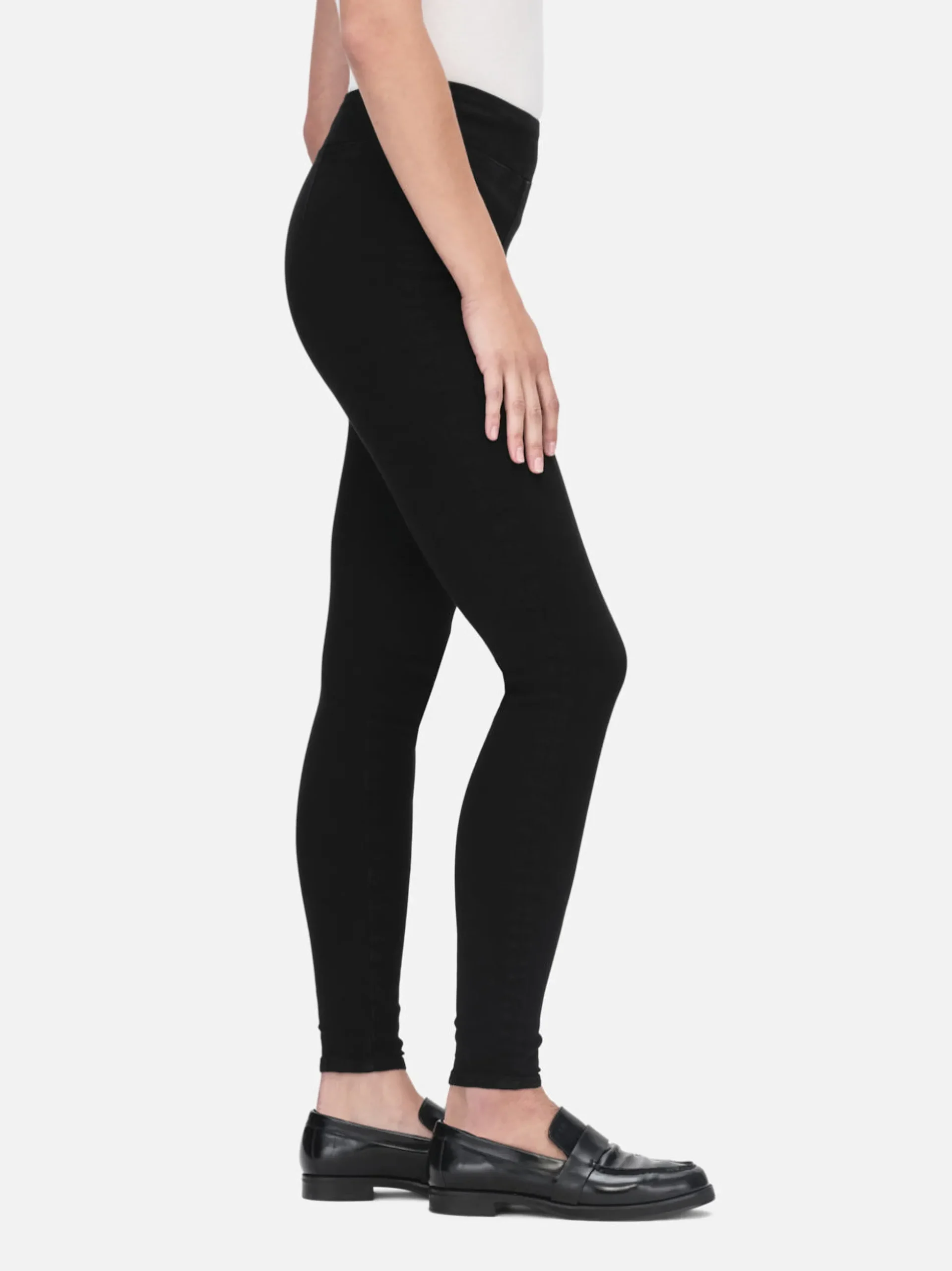 The Jetset Skinny Crop in Sheen Noir