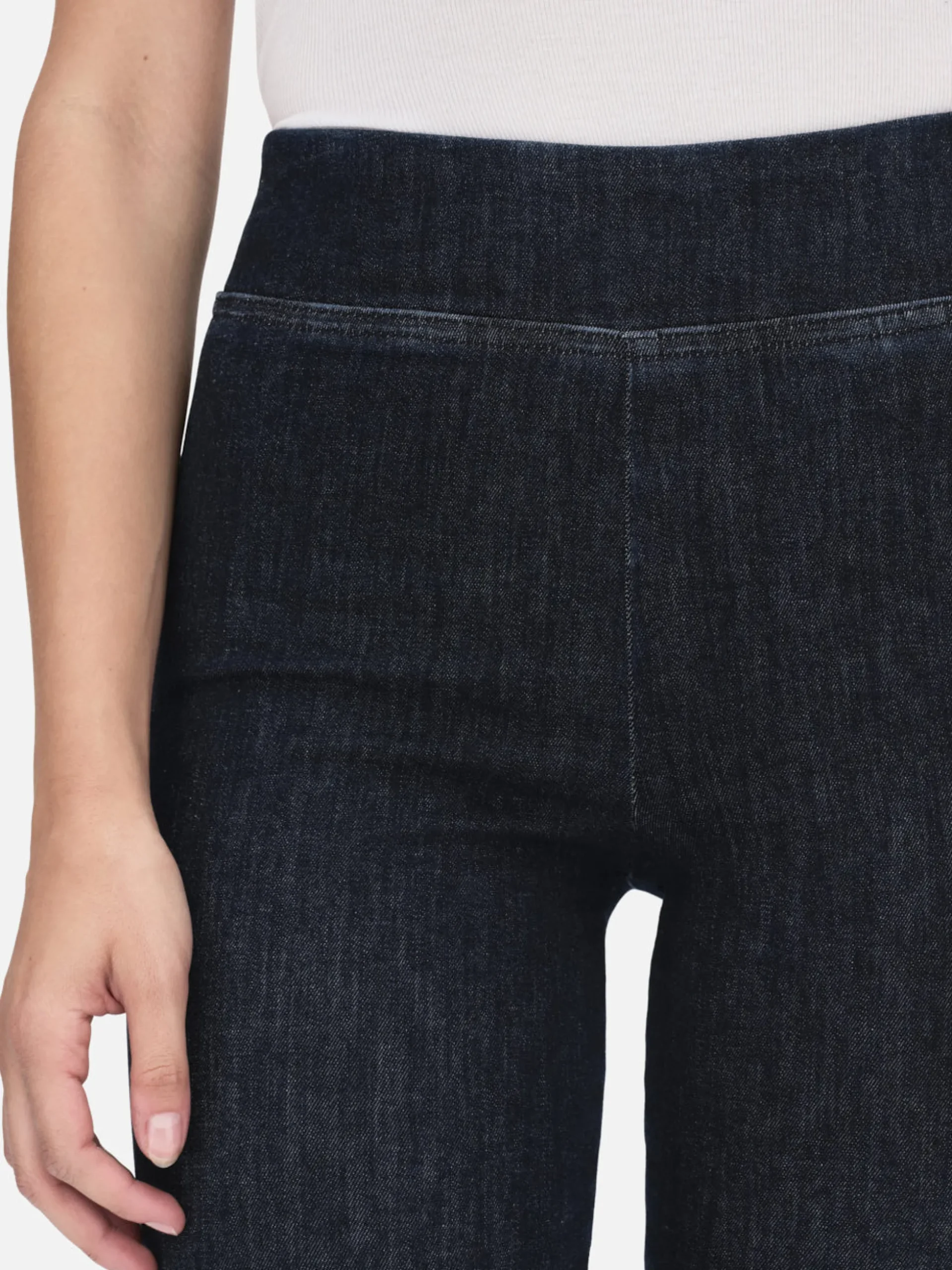 The Jetset Skinny Crop in Keller