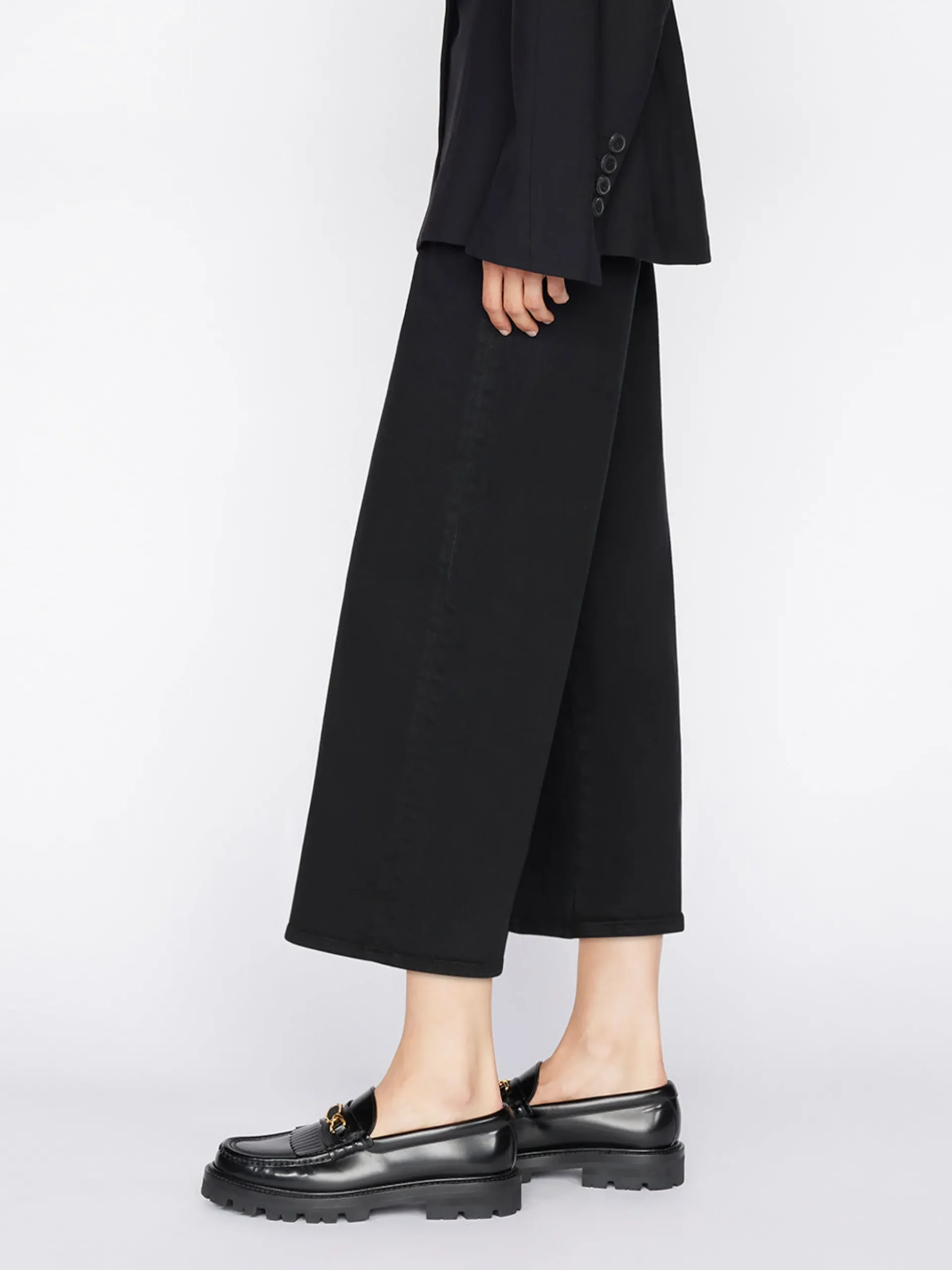 The Jetset Wide Crop in Sheen Noir