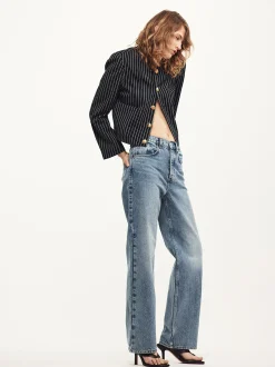 The Slouchy Straight in Divine