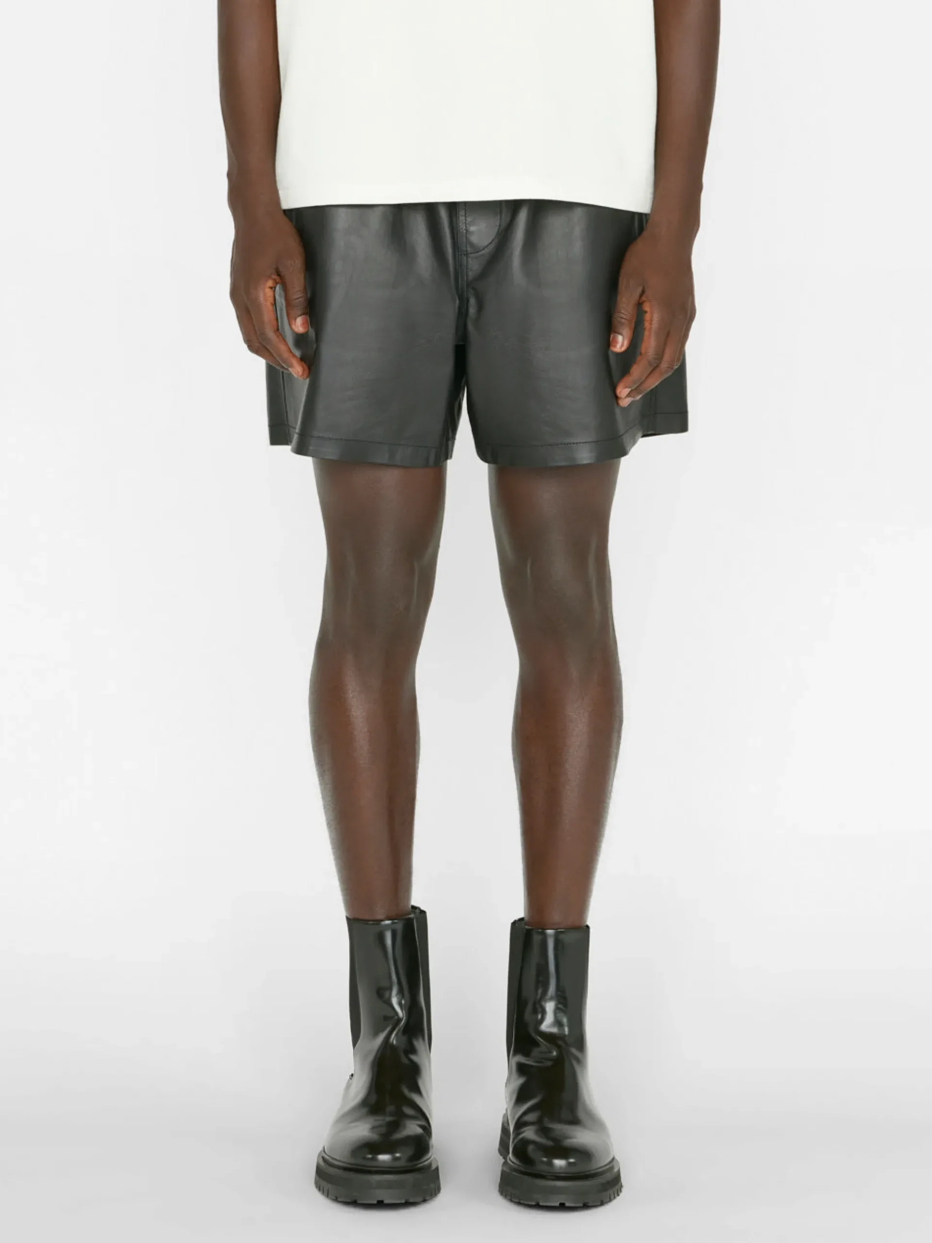 Volley Leather Short in Noir